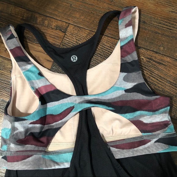 SOLD Lululemon tank top bra cool racerback - Picture 2 of 5